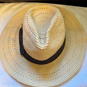 Banana Republic Straw Hat Size M/L in great condition